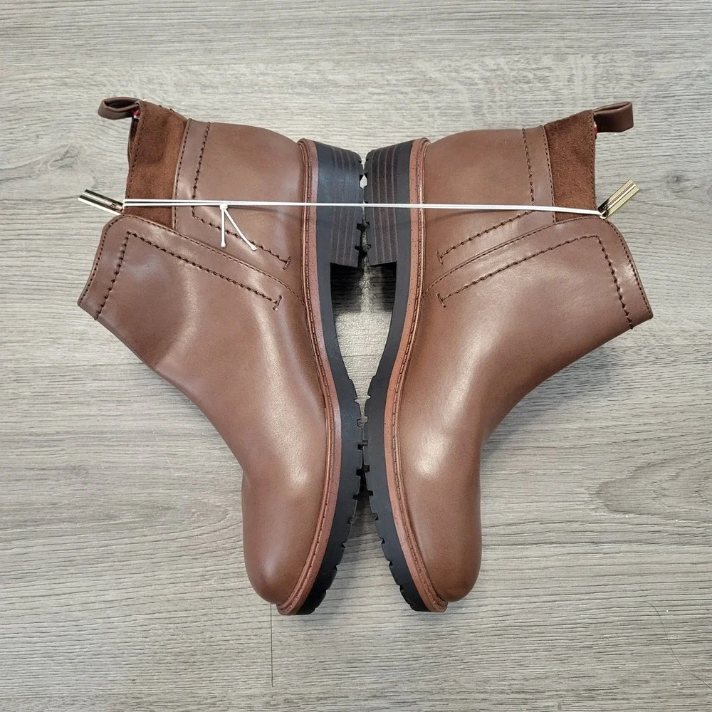 Tommy Hilfiger FAWN Brown Ankle Boots Gold Zip Women 6.5M Preppy Lug Sole Luxury